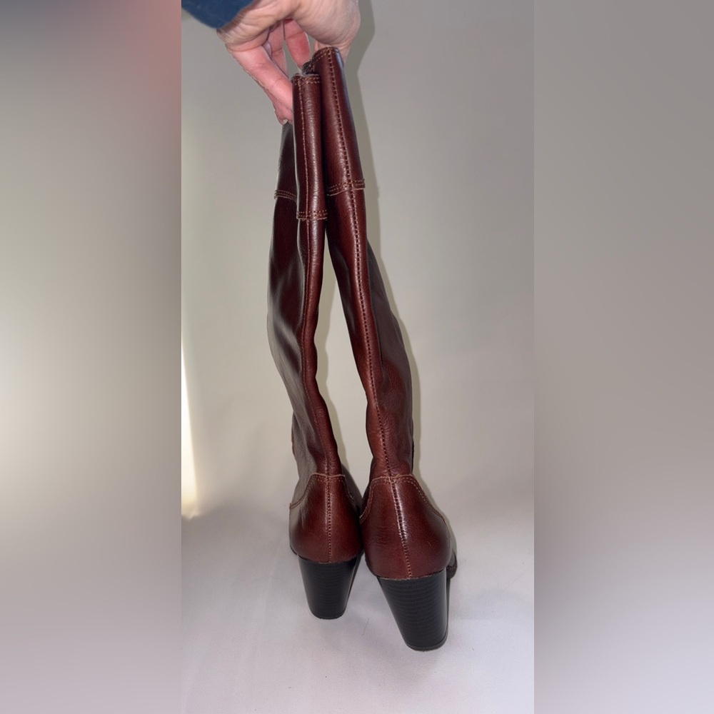 b.o.c. Tall Burgundy Leather Heeled Boots Size 7 - Picture 4 of 11